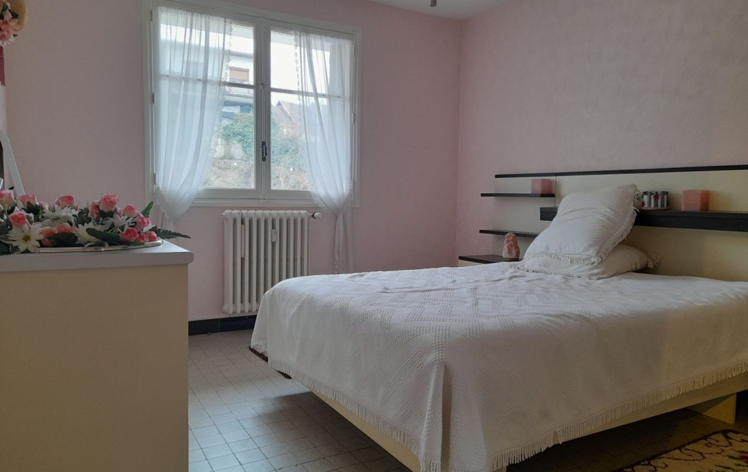 PLANET'IMMO : Appartement | LE PONT-DE-BEAUVOISIN (73330) | 80 m2 | 135 000 € 